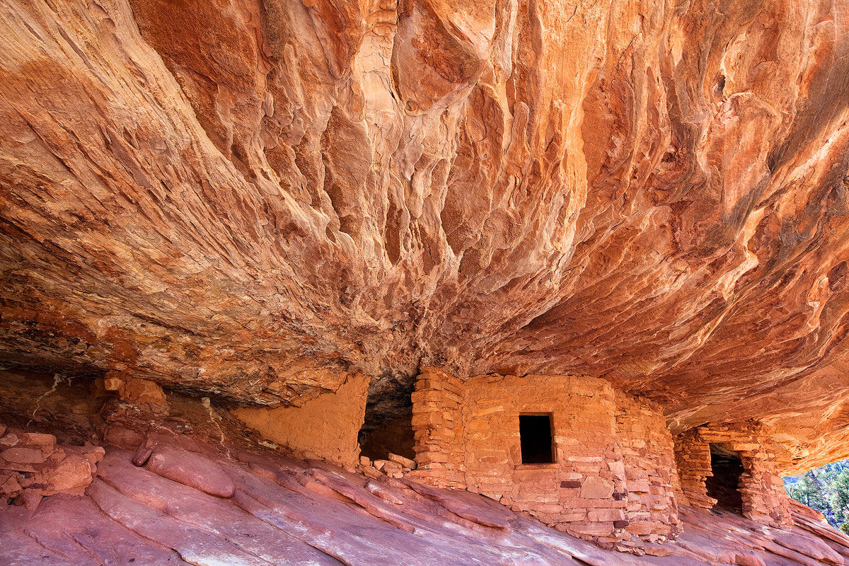 Anasazi ruin with a spectacular roof resembling flames.